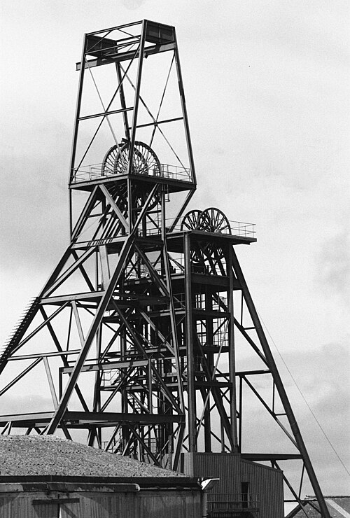 Steel headgear at New Cook’s Kitchen shaft, South Crofty
